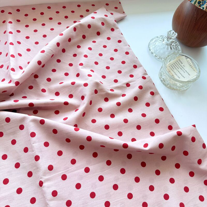 In-Stock Cotton 40S Digital Printed Fabric with Contrasting Polka Dots