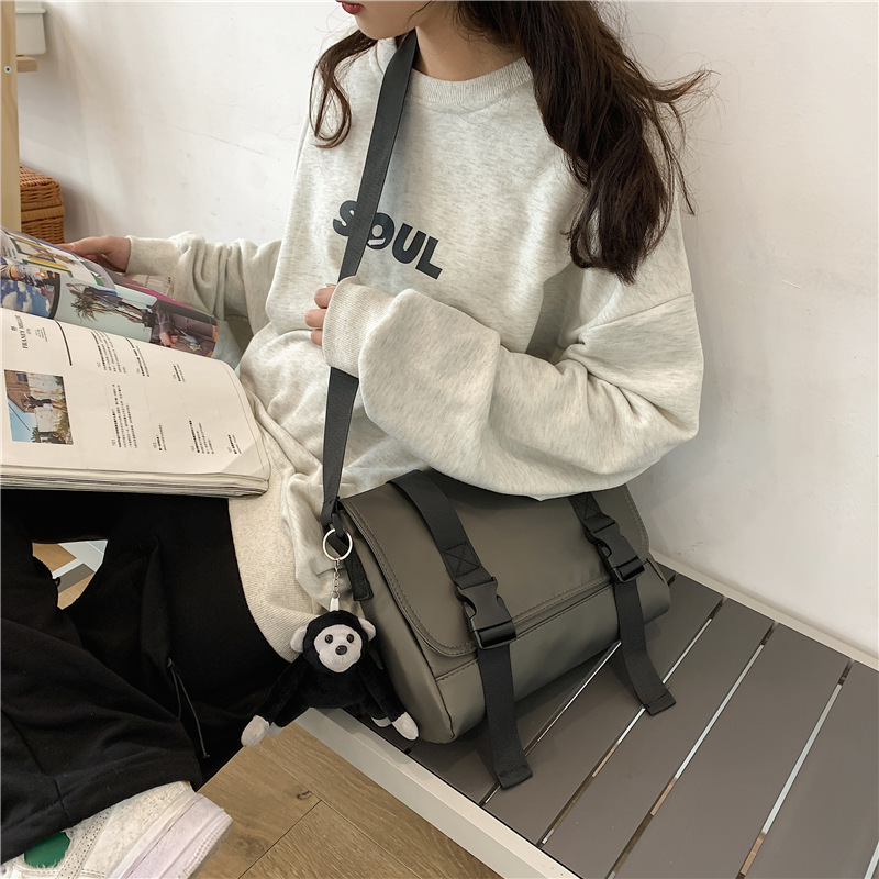 质感大容量女包2021春季新款潮时尚简约单肩斜挎包网红休闲邮差包|ms