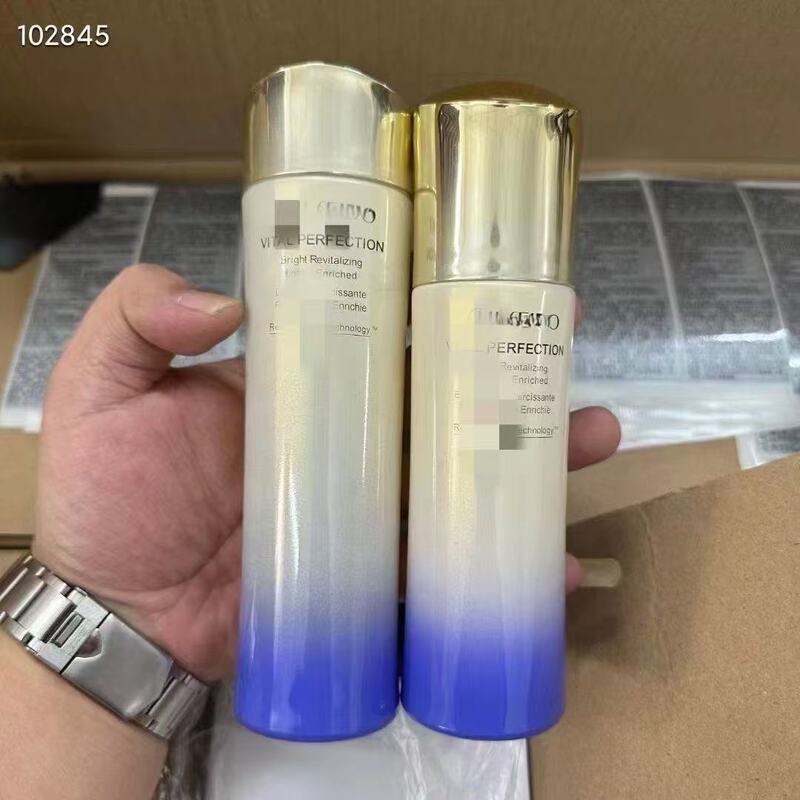 クロスボーダー日本製 ベスト100 フェイシャルクリーム レッドキドニーエッセンス リバイタライジングクリーム 100ml 保湿・リフティング・引き締め|undefined