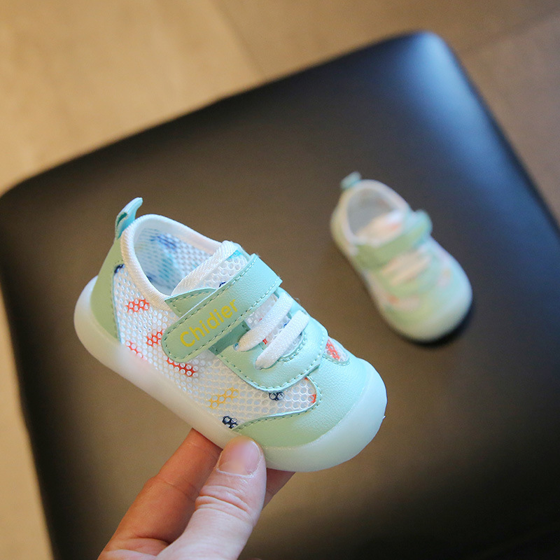 2024 nuevos zapatos para bebés primavera y otoño zapatos para niños pequeños de suela suave 1 1 1 2 años zapatos para niños y niñas zapatos blancos de malla hombres