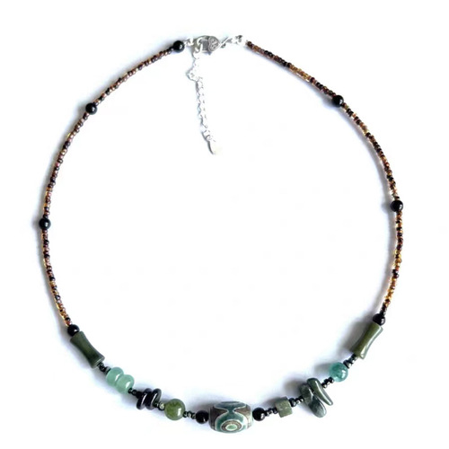 New Chinese-style Tibetan-inspired necklace for women, retro ethnic style pendant necklace, unique design, fashionable and versatile, cultural and artistic accessories.