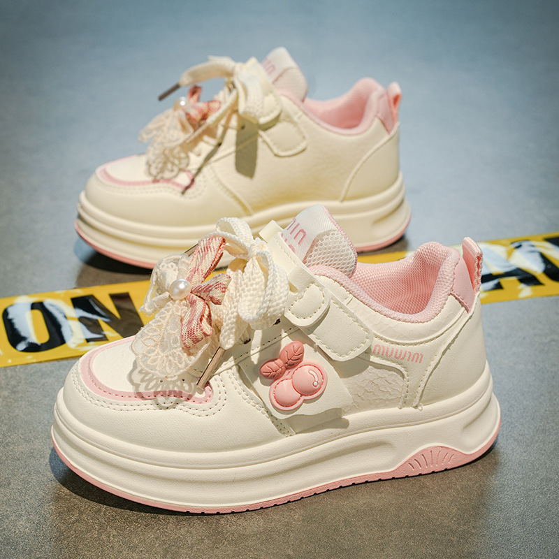 Niños zapatos de skate de altura baja zapatos casuales de niñas primavera y otoño nuevos bonitos zapatos blancos ligeros zapatos deportivos de niñas con suela suave