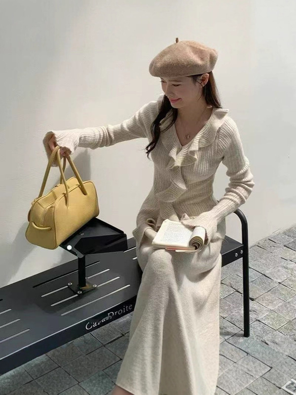 V领毛衣洋气设计感荷叶边上衣半身裙两件套秋秋新款温柔针织套装|undefined