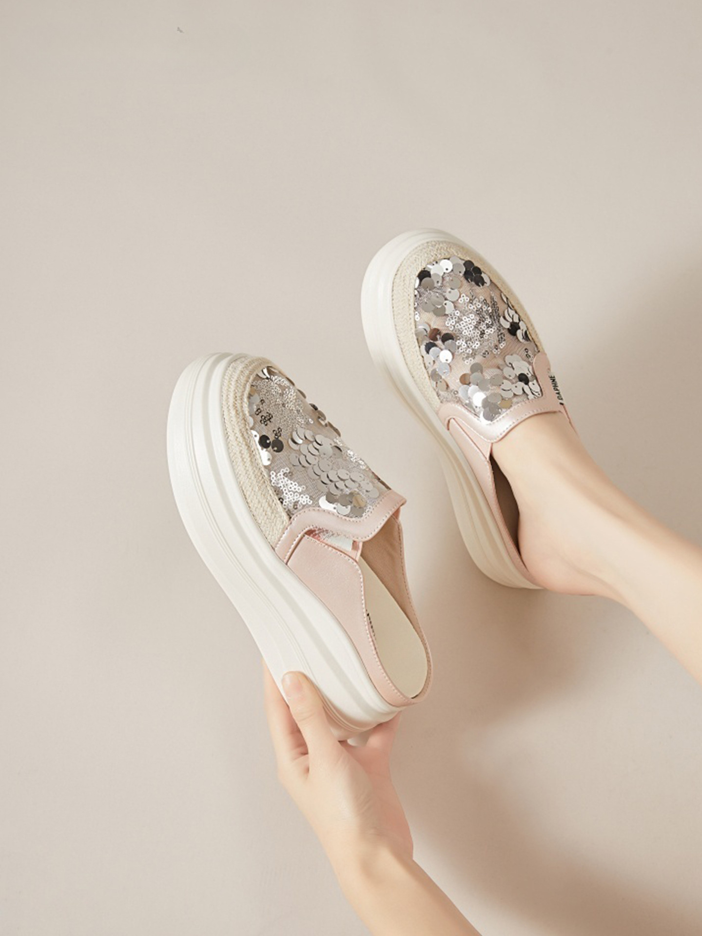 Dép sandal nữ quai chữ V đế dày tăng chiều cao 7,5 cm mùa hè 2025 — 4625101643 Bạc [Tổng chiều cao tăng thêm 7,5CM], 4625101643 Hồng [Tăng tổng chiều cao thêm 7,5CM]