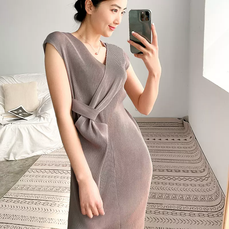 三宅热卖连衣裙女法式名媛夏季新款前开叉设计感小众显瘦包臀裙子