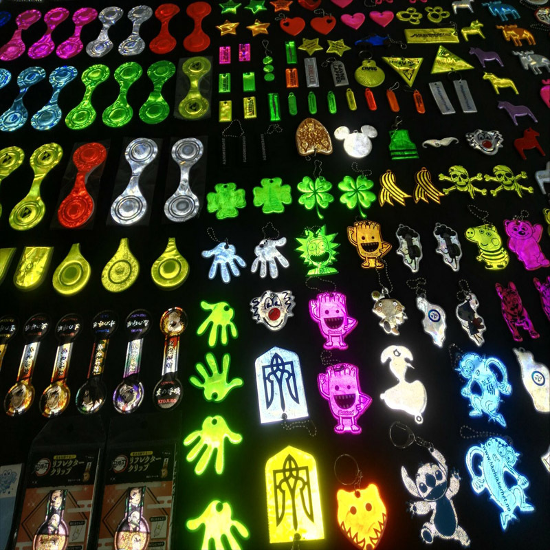 多款式背包反光挂件双面彩印反光钥匙扣 可爱卡通PVC环保反光吊牌