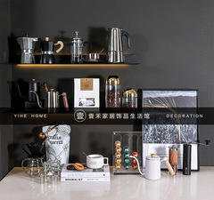 サンプルプレート間キッチンコーヒーテーマと装飾品の組み合わせコーヒーラックの貯蔵缶の燭台の掛け絵の置物展示室