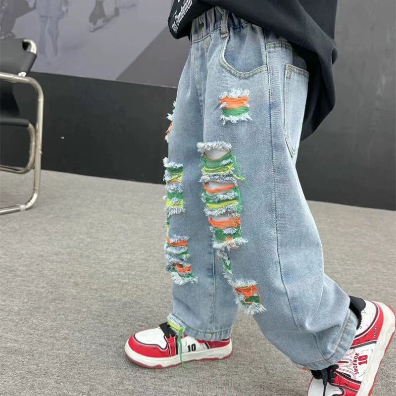 Children 2024 Spring new straight jeans Small and young children wearing broken holes, cooler fried street beggar pants 3138