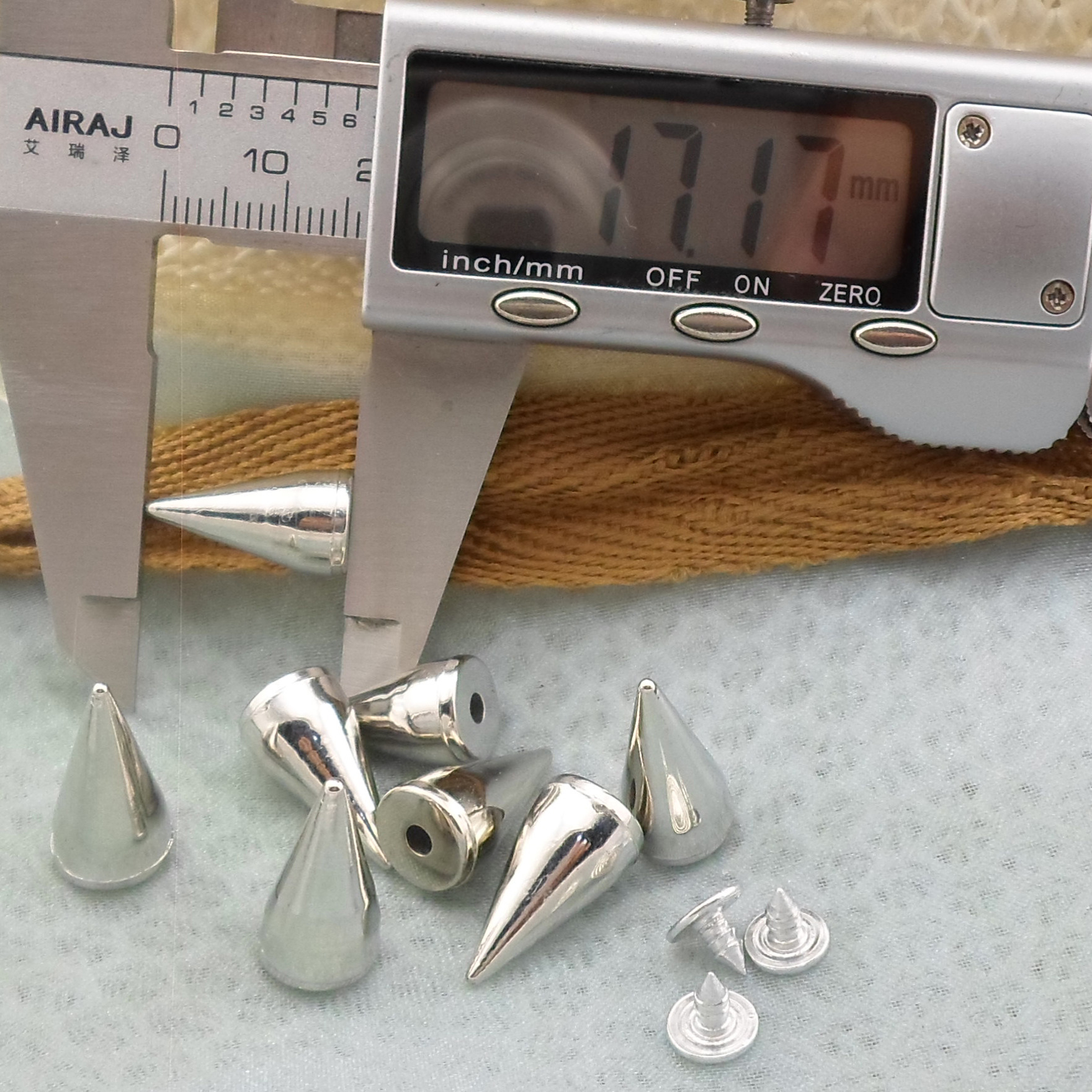 （塑料面+铝脚）9×17MM圆锥尖铆钉 包包皮带服装工艺品尖塑胶钉