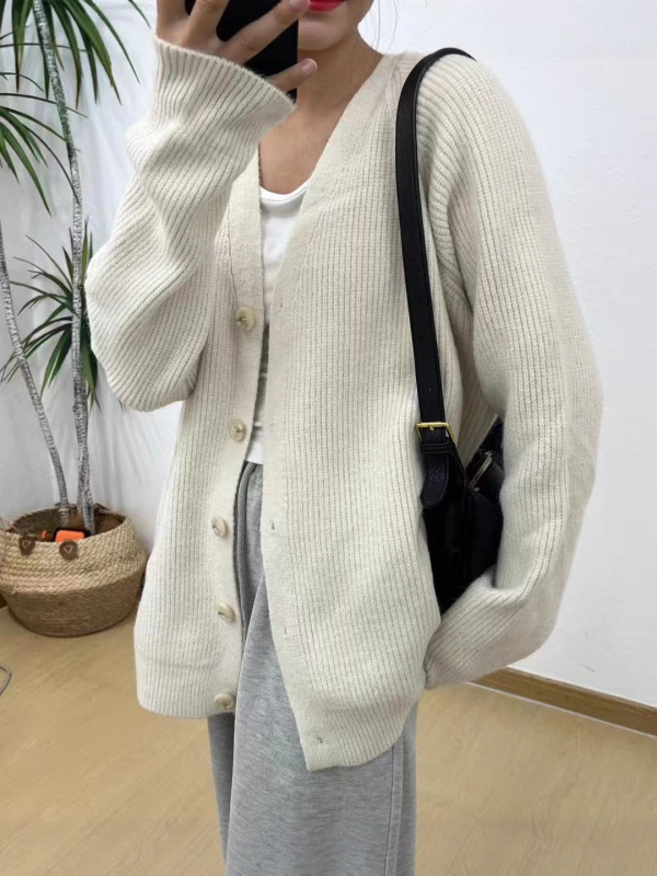 慵懒风大码v领针织开衫女2025秋冬新款休闲纯色宽松显瘦毛衣外套|undefined