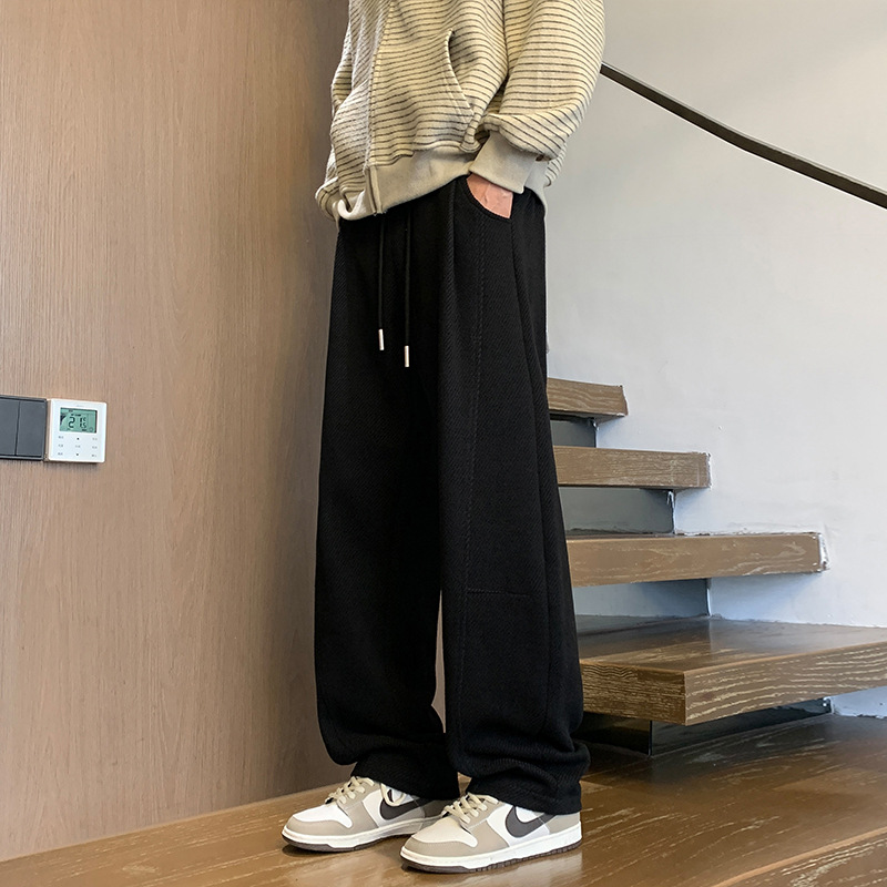 Amerikanische, schwere Herren-Sweatpants im schräg geschnittenen Scimitar-Stil für den Herbst – Trendige Marke, drapierter Sport-Look, lange, saubere Passform, lässig_voghion.com