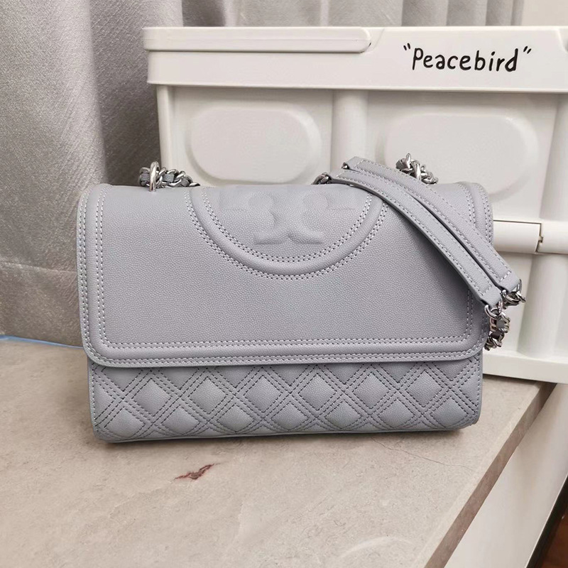 756 라지 캐비어 소가죽 그레이