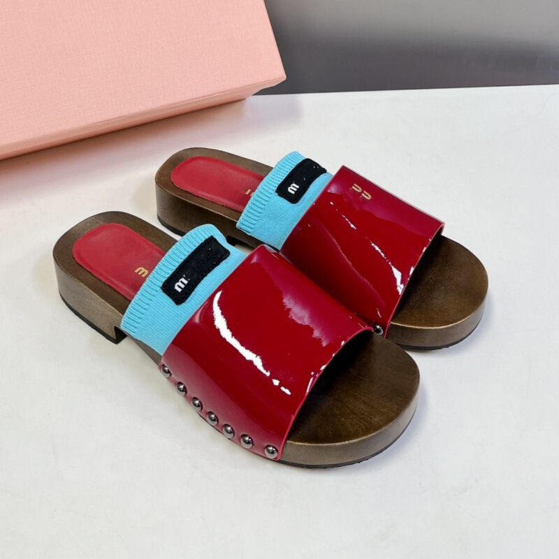 25 Spring and Autumn New Candy Color Wood Board Slippers Fashion Retro Style Genuine Leather Flat Sandals with Clogs for Women 25 Spring and Autumn New Candy Color Wood Board Slippers Fashion Retro Style Genuine Leather Flat Sandals with Clogs for Women