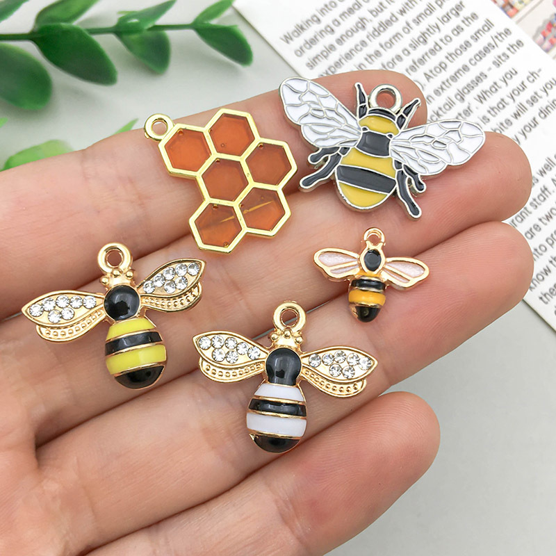 2g Weight Pendant Jewelry Making Type DIY Jewelry Accessories Classification 5 Models, 2 Each, 10/Bag Quantity Alloy Material Bee Pattern Cartoon Style Style Enamel, Enamel Craft Yellow Color 5 Models, 2 Each, 10/Bag Alloy Bee Pendant DIY Jewelry Accessories 5