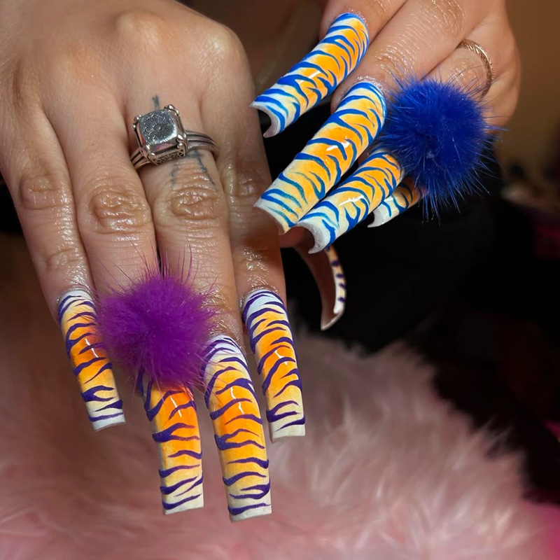 Cross-Border Hot-Selling Fashionable Blue and Yellow Leopard Print European and American Hot Girls Curved Nails Niche Popular Wearable Fake Nails Cross-Border Hot-Selling Fashionable Blue and Yellow Leopard Print European and American Hot Girls Curved Nails Niche Popular Wearable Fake Nails
