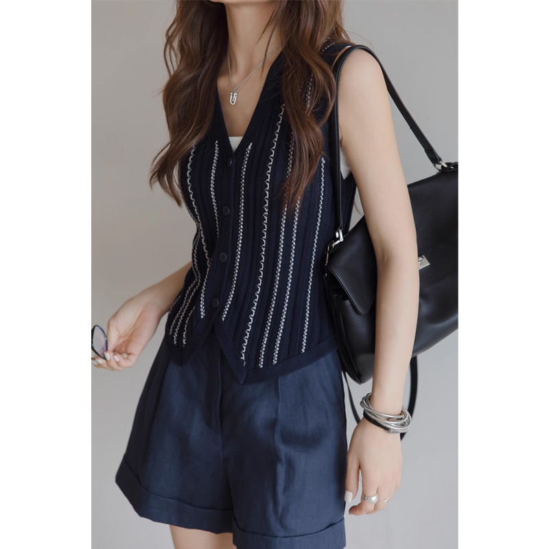 Blue Striped Knitted Vest for Women Summer Outer Wear 2025 New Style V Neck Old Money Style Top