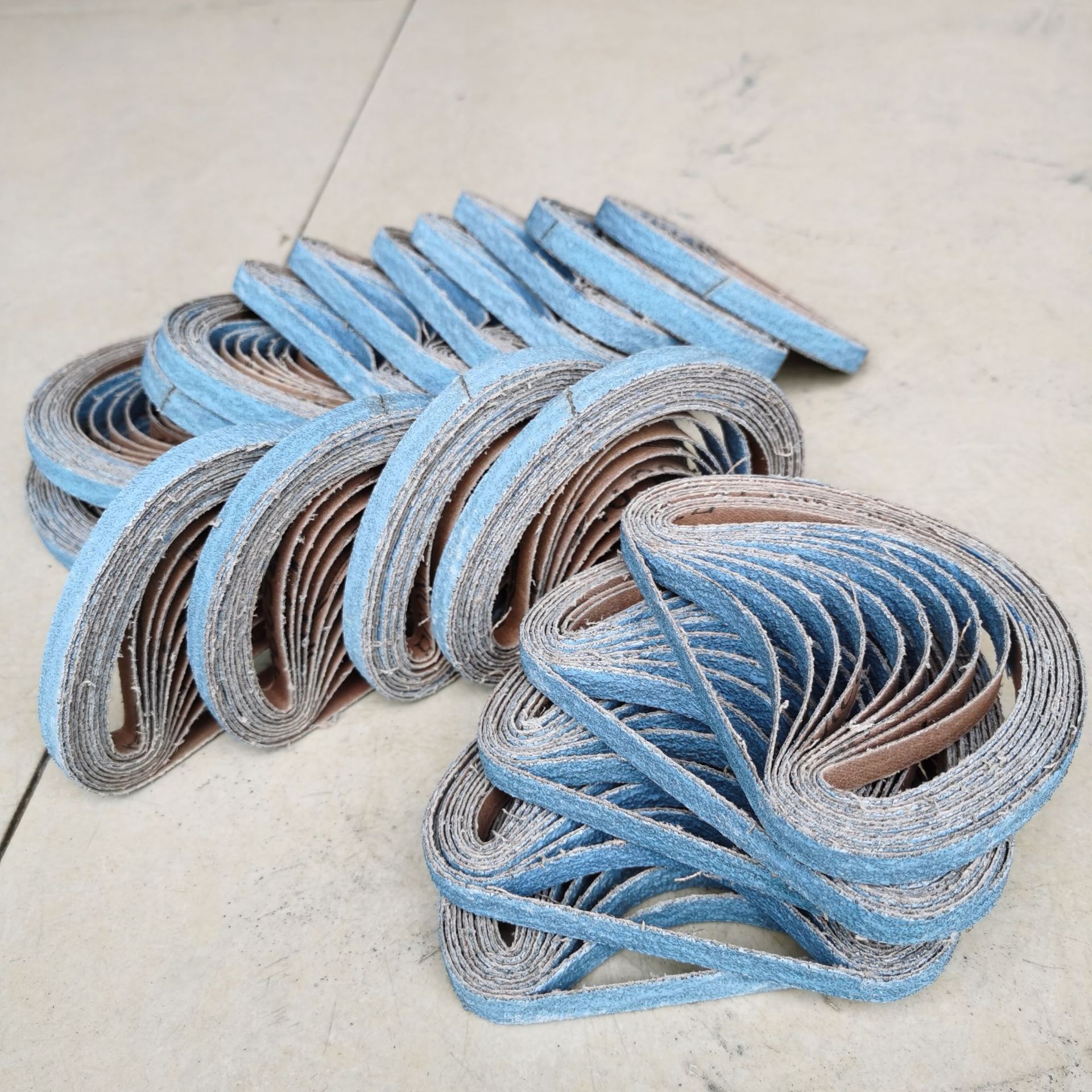 鹿牌PZ533锆刚玉砂带不锈钢打磨砂纸带金属抛光铸造打磨拉丝环带