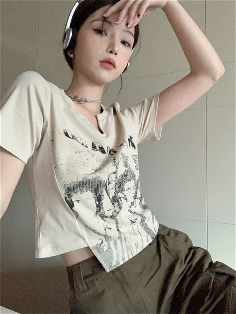 Süßes und würziges Mädchen, unregelmäßige Vorsichtsmaschine, vordere Schulterärmel, V-Ausschnitt, T-Shirt für Damen, Sommer, amerikanisches Design, kurz_voghion.com