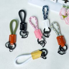 ロゴを刻印できる高級手縫い牛革キーホルダーペンダント、高品質ストラップ、紛失防止車用キーホルダー