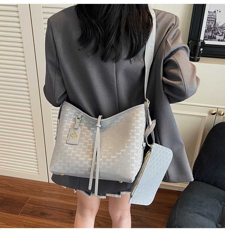 Large-capacity French Tote bag for women 2025 new style, elegant European and American fashionable women's bag, casual shopping and commuting bag undefined