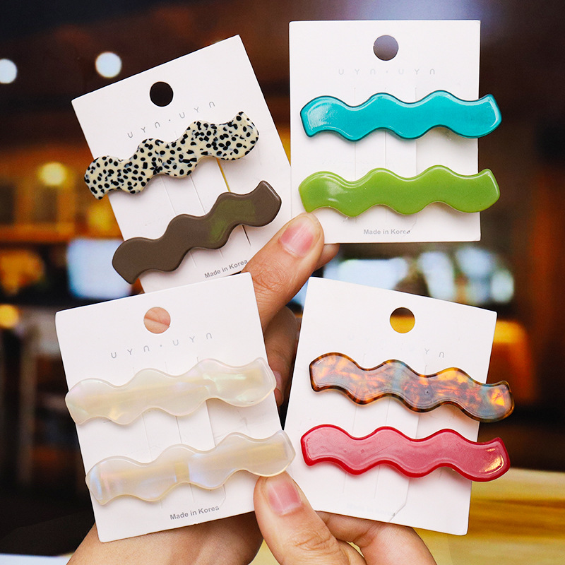 Women's Fashion Waves Synthetic Resin Hair Clip display picture 1