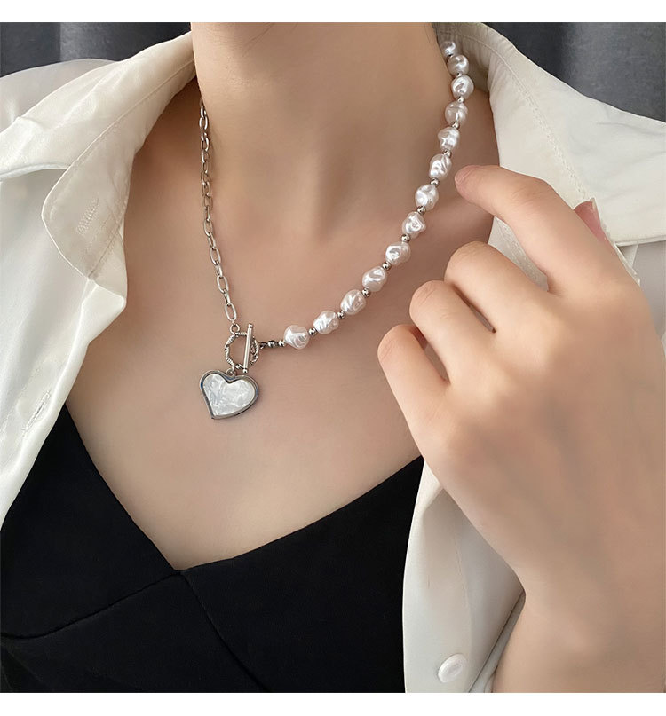 Holiday, Shopping Occasion Imitation Pearl, Titanium Steel Material Heart Shape Pattern Wholesale Jewelry Retro Heart Shape Imitation Pearl Titanium Steel Shell Silver Plated Necklace