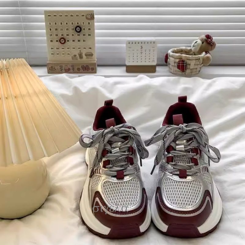 Zapatos de papá casuales transpirables de malla para mujer 2025 primavera y otoño nuevo estilo de todo fósforo plataforma pequeña altura zapatillas deportivas de viaje