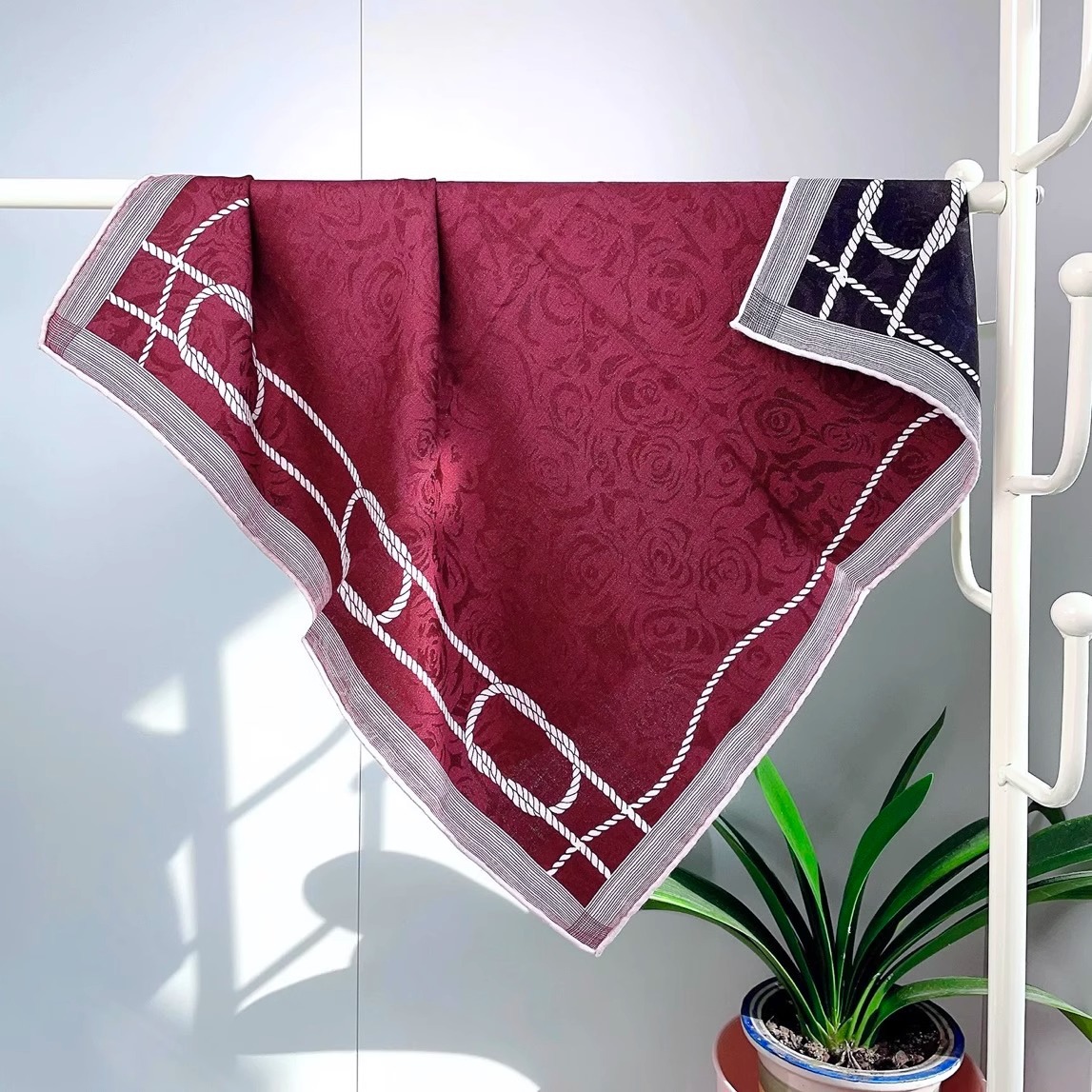Pañuelo Cuadrado de Seda Jacquard Doble Cara para Mujer 100% Seda de Morera, con Protección Solar