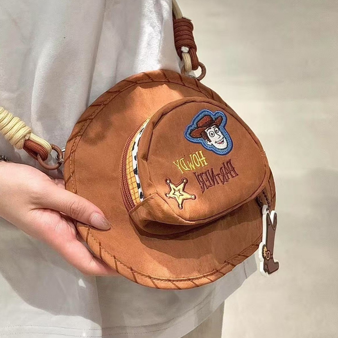 carousel-thumb-4