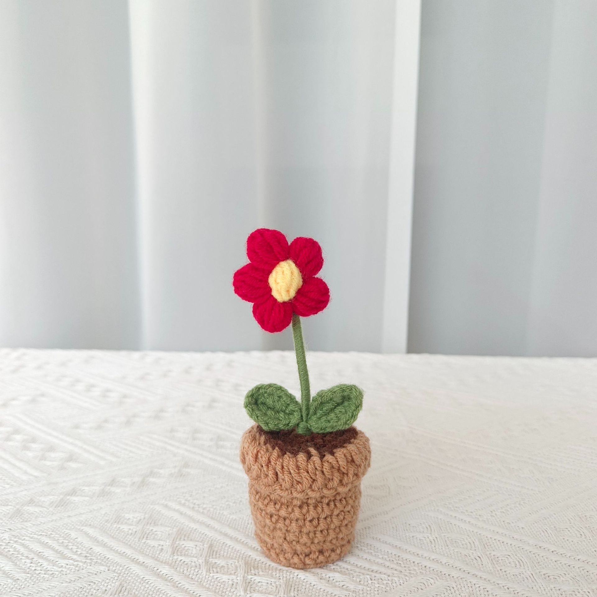 붉은 퍼프 화분