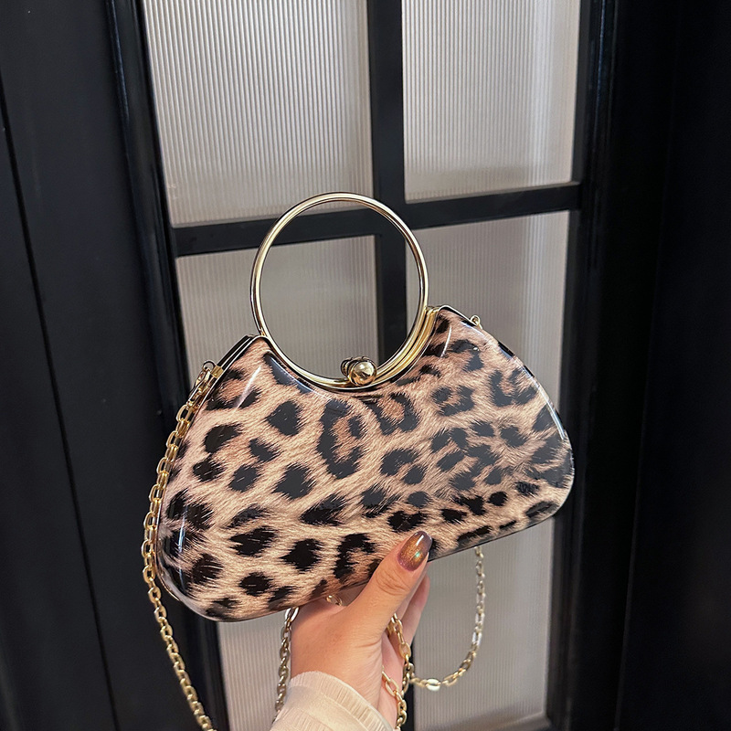 New European and American Fashion Leopard Print Shoulder Bag Women's Chain Crossbody Evening Bag Street Trendy Hot Girl Hand-Held Clip New European and American Fashion Leopard Print Shoulder Bag Women's Chain Crossbody Evening Bag Street Trendy Hot Girl Hand-Held Clip