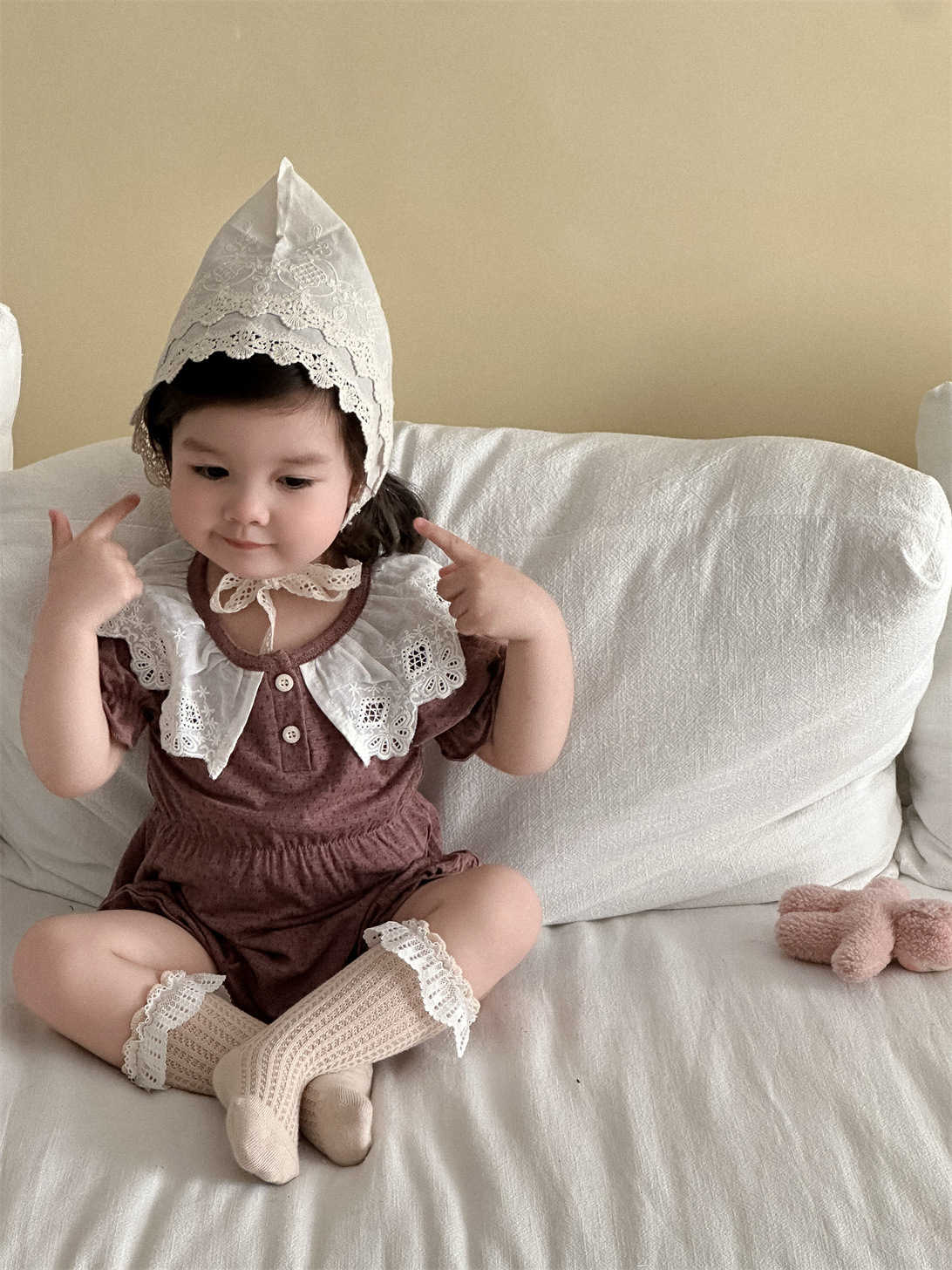 Bebé de manga corta triángulo trepando verano delgado 2025 ropa de verano para bebés ropa para niños coreanos cuello de encaje de bebé con hebilla abierta image 3