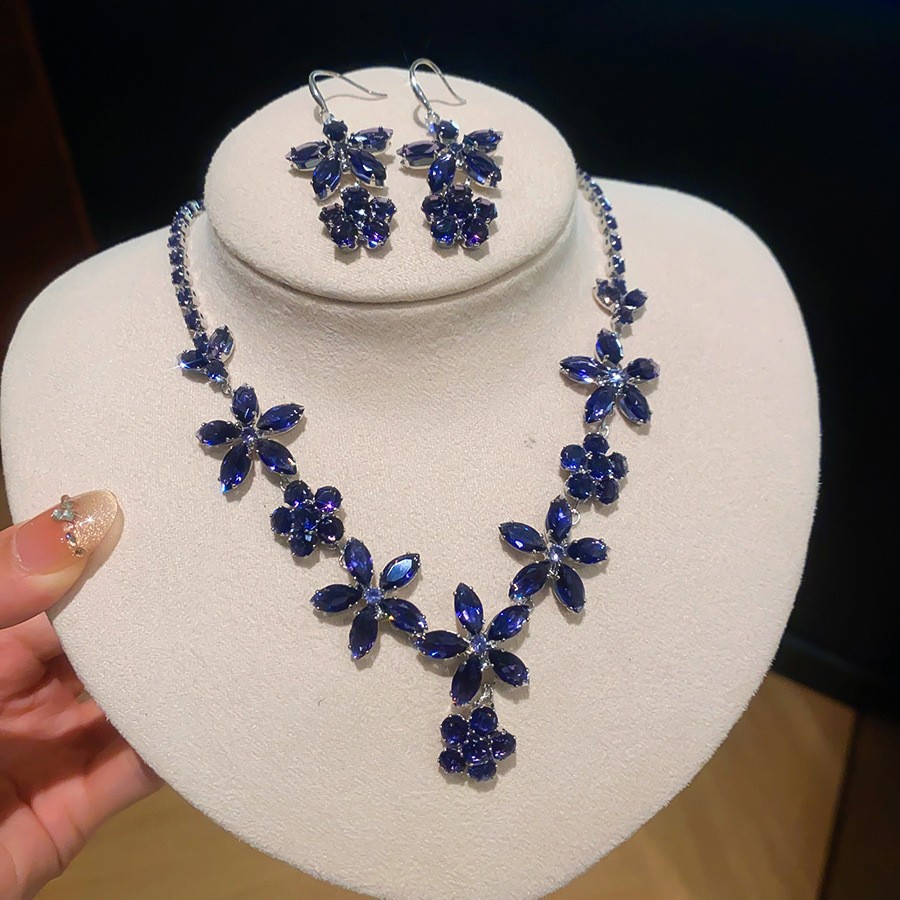 Collar de pendientes de diamantes con gotitas de agua transfronterizas europeas y americanas, colgante de moda de lujo ligero, cadena de clavícula, celebridad de Internet, joyería de alta gama, mujer