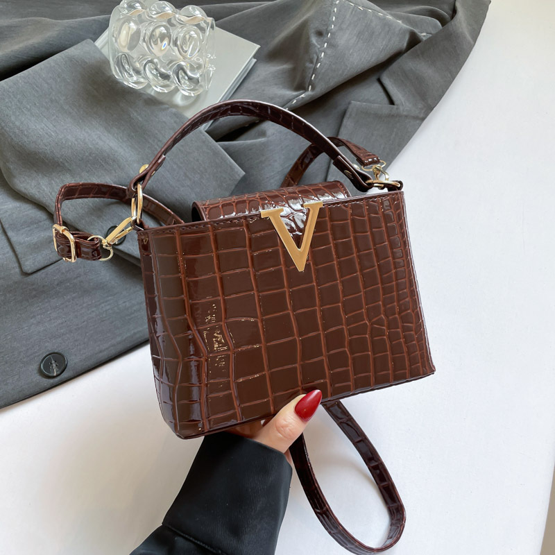 Crocodile Pattern Shoulder Bag For Women Large Trendy Handbag_voghion.com