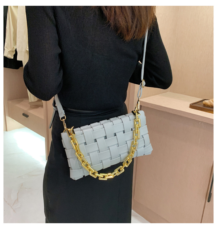 Women's Small Pu Leather Solid Color Streetwear Weave Square Zipper Shoulder Bag display picture 5