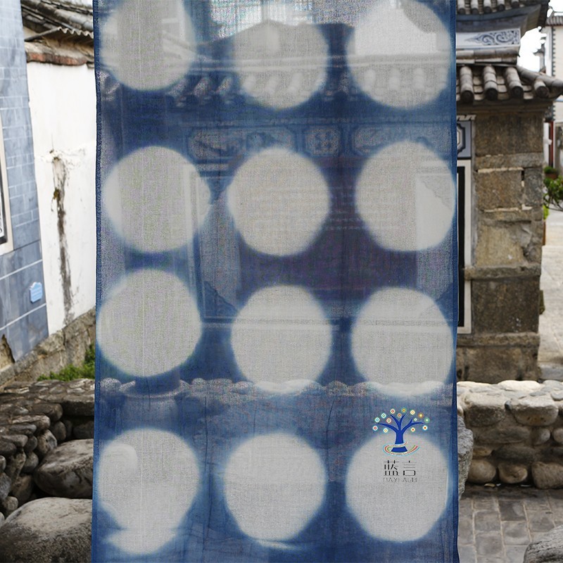 大理手作業で染めた布地の両面の花型の薄い糸のカーテンの装飾的な布地の天井のカーテンの背景の布のスカーフの布|undefined