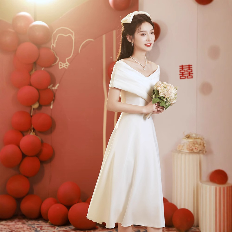 Off-shoulder white evening dress can be worn at ordinary times engagement dress atmospheric door-back dress license registration small white dress Off-shoulder white evening dress can be worn at ordinary times engagement dress atmospheric door-back dress license registration small white dress