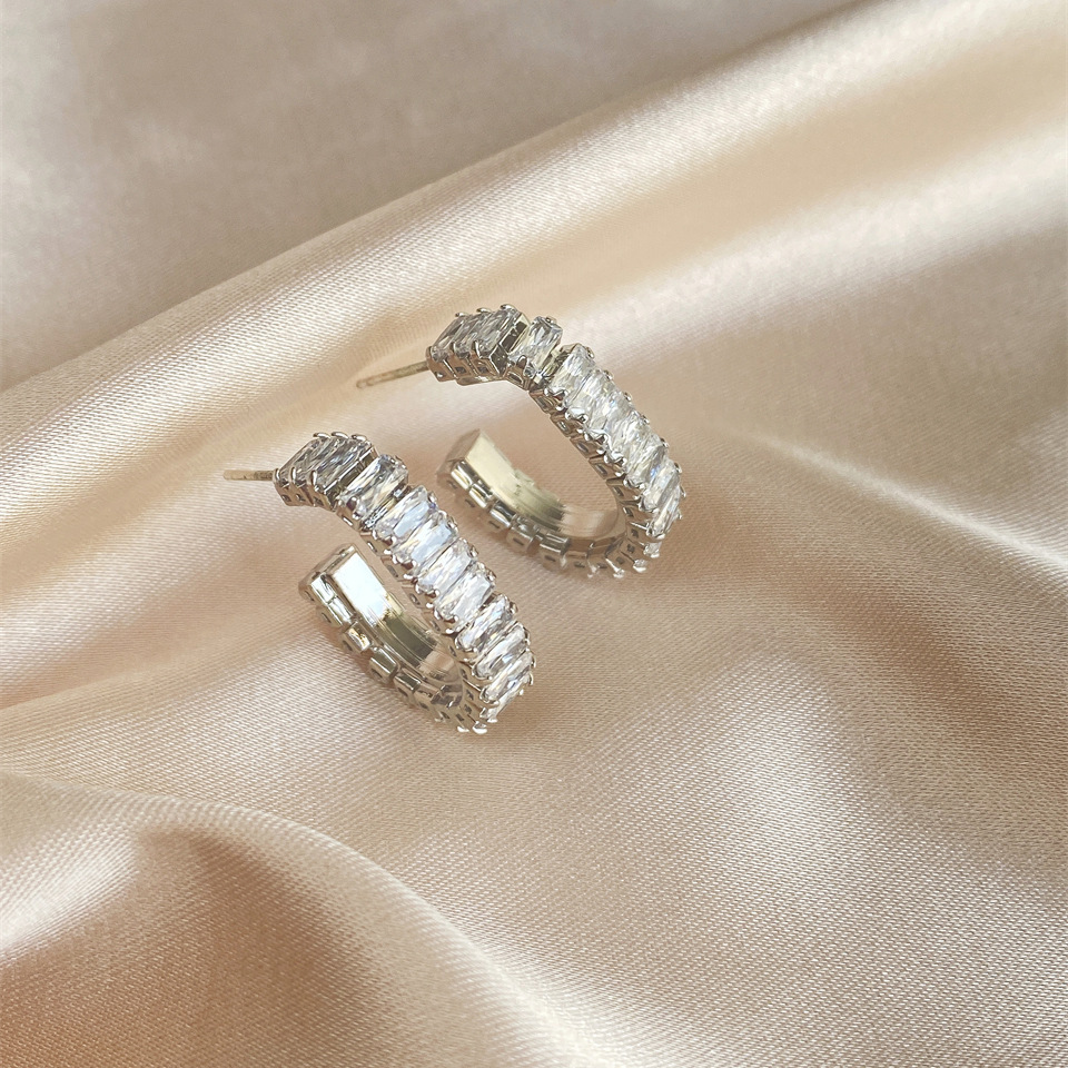 10g Weight White Gold Plated Plating Material Artificial Gemstones Inlay Material 1 Pair Classic Style U Shape Plating Inlay Alloy Artificial Gemstones White Gold Plated Earrings