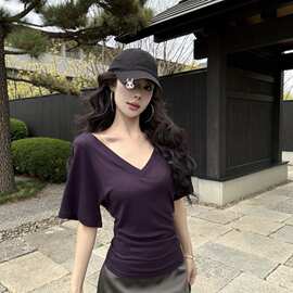 紫色纯欲V领收腰短袖t恤女夏季修身蝙蝠袖正肩半袖大领口辣妹上衣