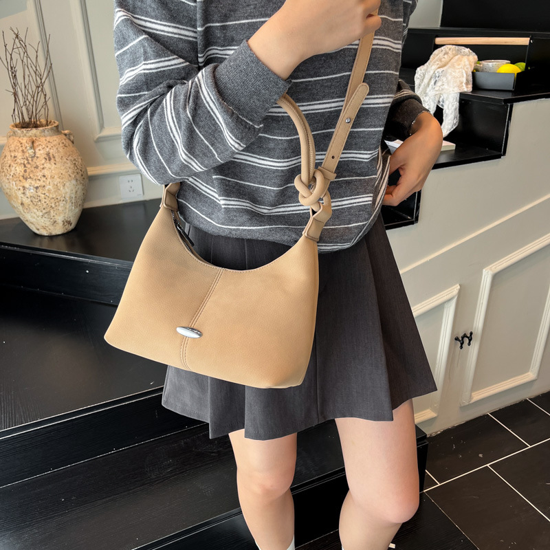 Bolsa de brazo de moda retro para mujeres 2025, nuevo otoño y invierno para viajar al trabajo, bolsas de cubo de gran capacidad, bolsas de mujer ociosas.