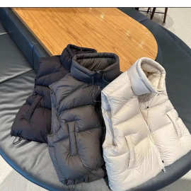 2025冬新款设计感面包泡芙羽绒服马甲女立领90白鸭绒外穿坎肩外套