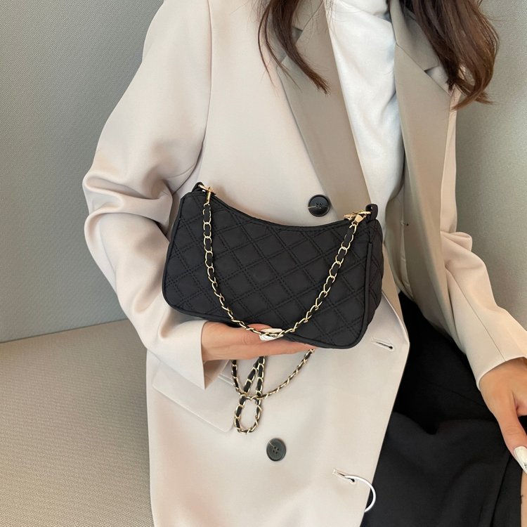 Bolsas de tendencia de ocio, bolsas populares de este año, bolsas de invierno para mujeres 2024, nuevas bolsas de mano personalizadas para hacer bolsas de hombro.