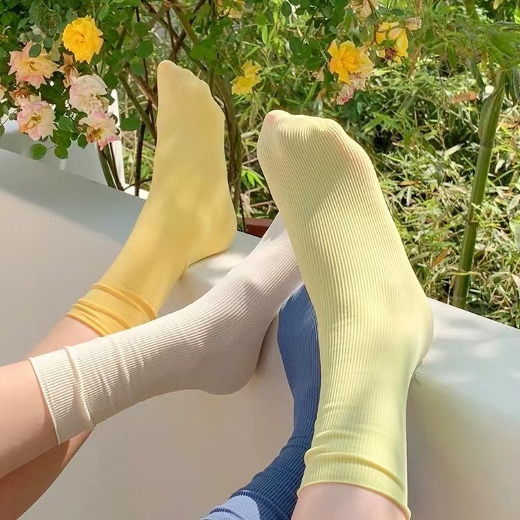 Socks Women's Spring and Summer Breathable Sweat-Absorbing Velvet Ice Ice Socks Japanese Style Simple Soft Waxy Mid-Tube Stacked Socks Bone-Free Socks