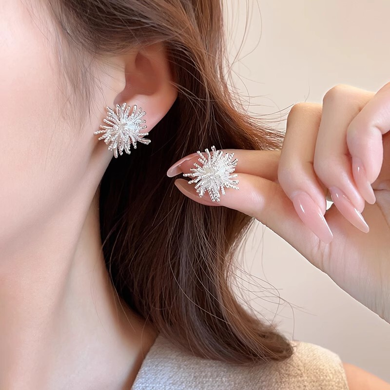 S925 Silver Needle Dandelion Fireworks Earrings 2025 New Explosive Earrings Light Luxury Niche Design Advanced Earrings S925 Silver Needle Dandelion Fireworks Earrings 2025 New Explosive Earrings Light Luxury Niche Design Advanced Earrings