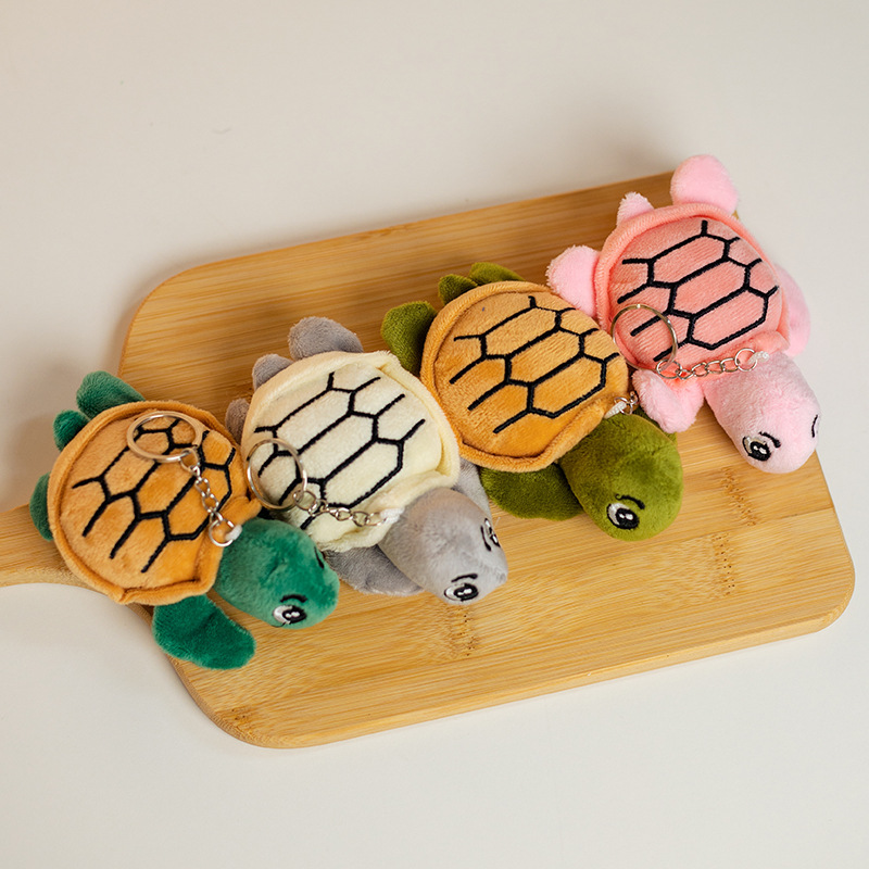 Llavero de peluche de tortuga marina multicolor de peluche corto y algodón PP