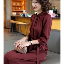 早秋端庄大气女神范气质正式场合感真丝醋酸酒红色收腰连衣裙扎染