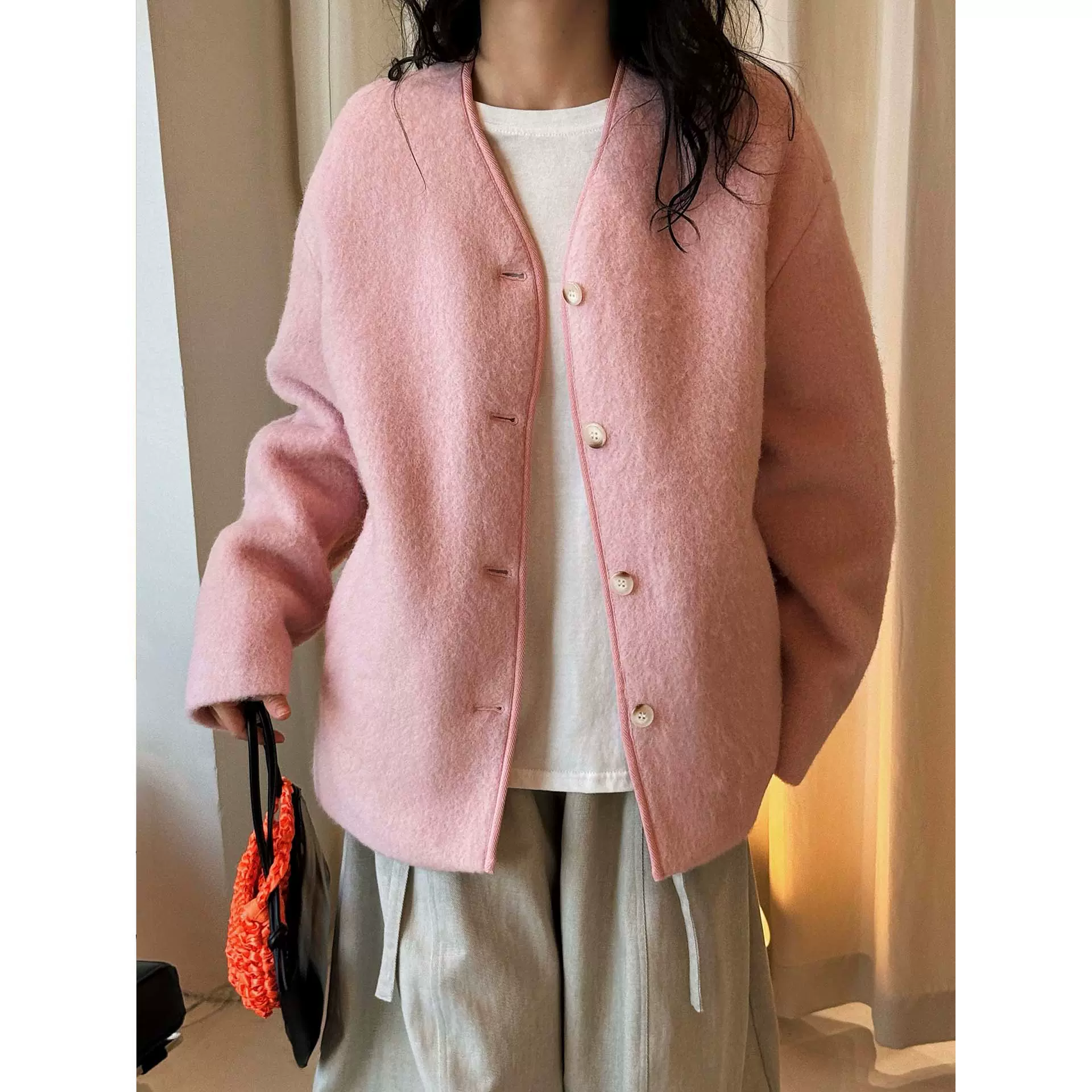 卢浮冬季新款韩版时髦休闲V领廓形宽松羊毛单面呢夹棉通勤外套女