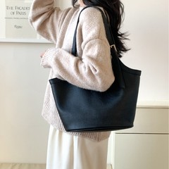 新型の柔らかい皮の特包の大衆はレジャーの韓国版のショルダーバッグの女性の大容量のファッションの手提げの通勤のカバンを設計します。