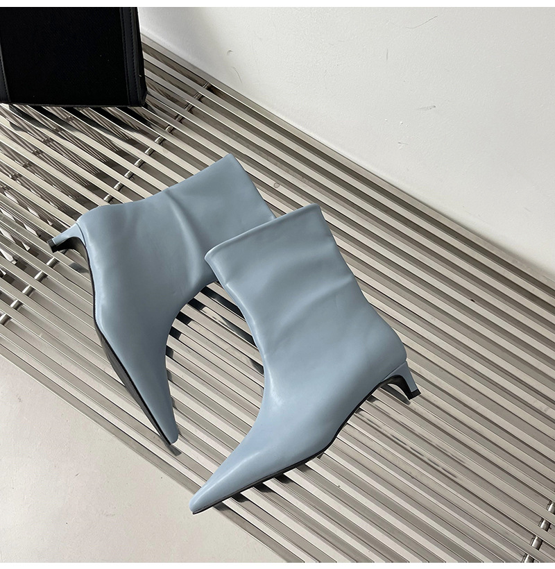 2024 Herbst und Winter im neuen minimalistischen Stil mit Ärmeln und niedrigen Absätzen, modische kurze Stiefel mit spitzen Ärmeln_voghion.com