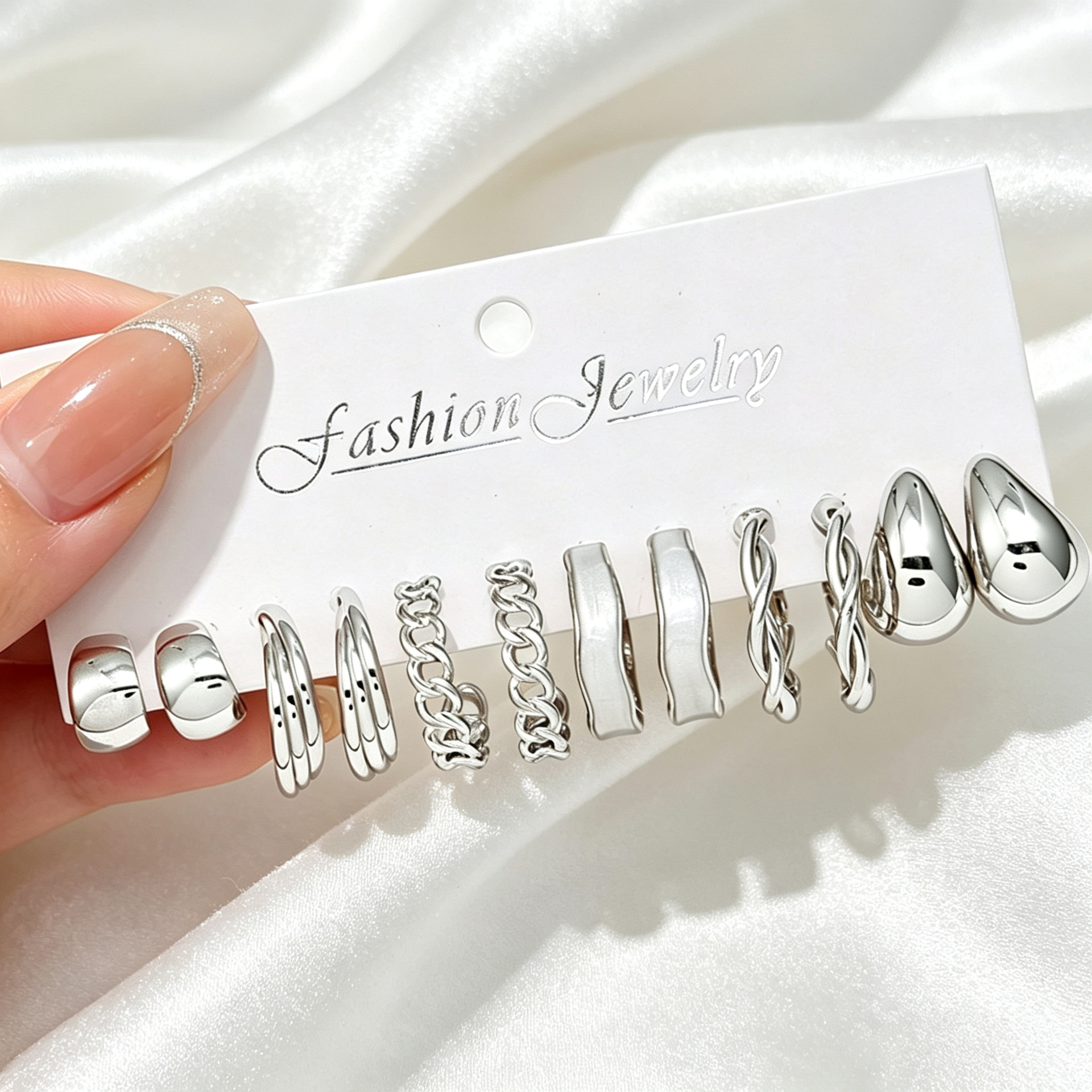 Cross-Border Hot-Selling Metal Earring Set, Personalized Twist Circle Earrings for Women, Light Luxury, High-End Feel, Versatile, In-Stock Wholesale